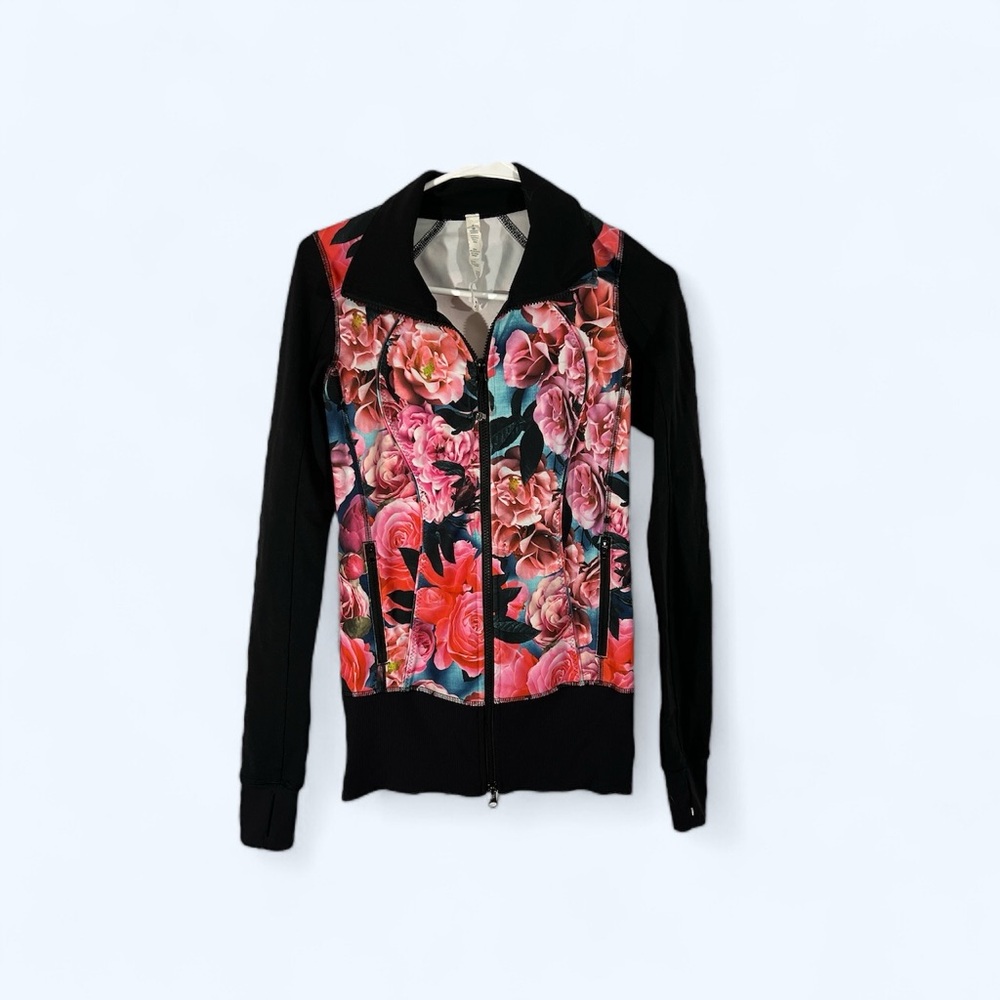 Lululemon Nice Asana Jacket Secret Garden Floral size 2 RLS